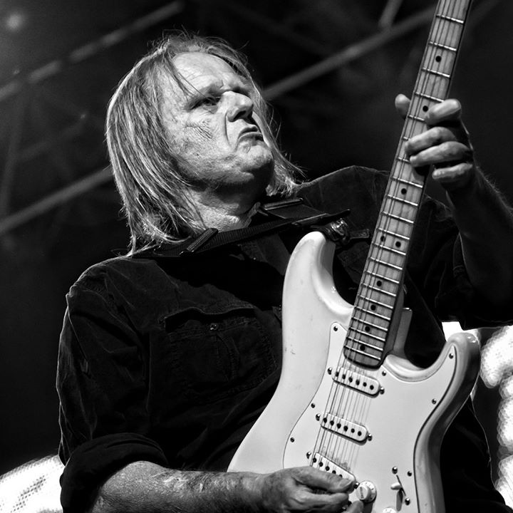 WALTER TROUT "We're All In This Together" video Paris Move