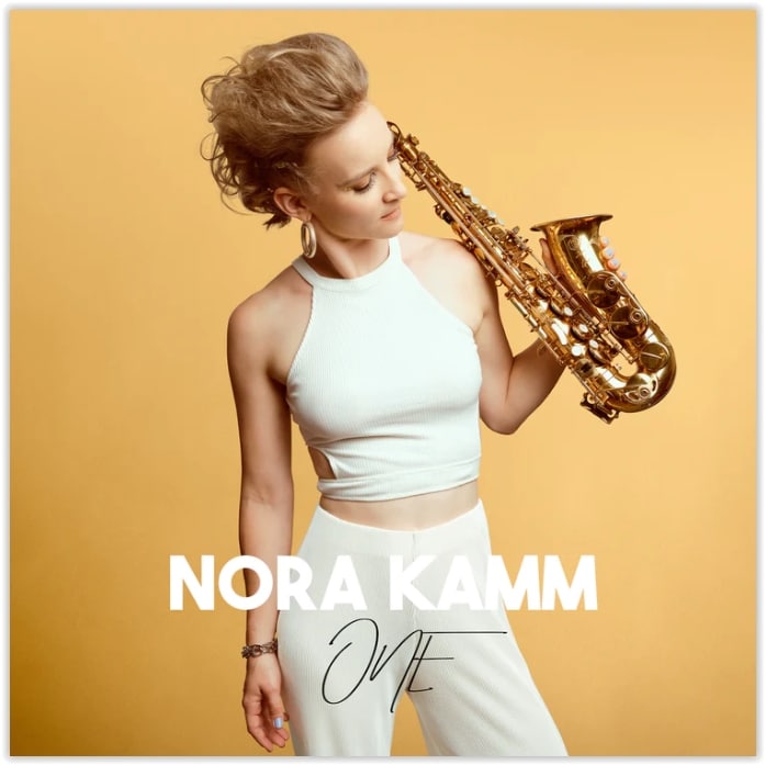 NORA KAMM - One